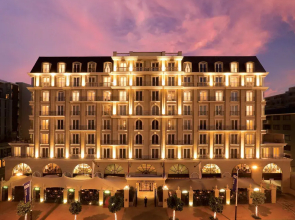 607 Cape Royale Luxury Apartments