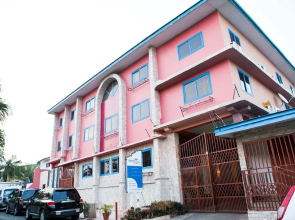 Maxwell Court Apartments