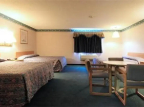 Super 7 Motel