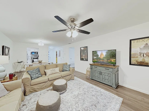 New Listing! Chic Sola W/ Private Balcony 2 Bedroom Condo
