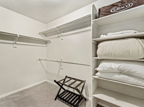 First Class Stylish Townhome Near Old Town!