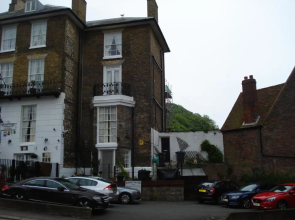 Hubert House Guesthouse