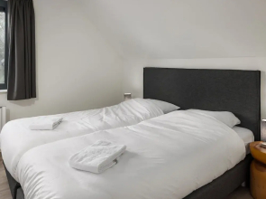 Comfortable Villa With Dishwasher, on a Resort Near the Veerse Meer