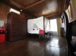 Sylvia Beach Villa