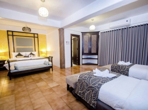 White House Beach Resort