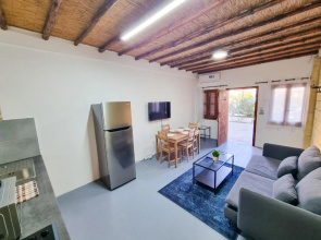 Mountains Retreat Rooms & Suites
