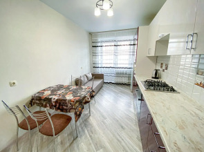 Апартаменты  на улице 1-й Школьный проезд 12