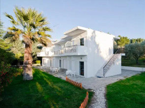 Villa Bianca Studios