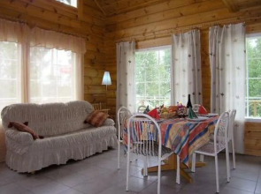 Holiday Home Puolukkahuvila