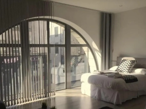 Captivating 1-bed Apartment in Swansea