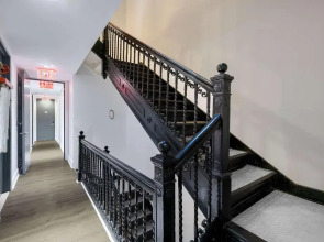 Hotel 27 by LuxUrban