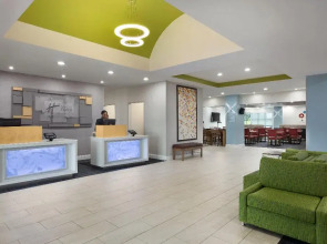 Holiday Inn Express Hotel & Suites Florence I-95 @ Hwy 327