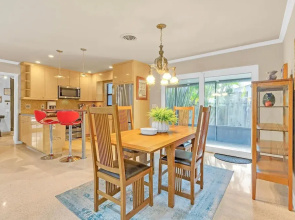 Chic 3BR Sanctuary Steps From The Drive Paradise