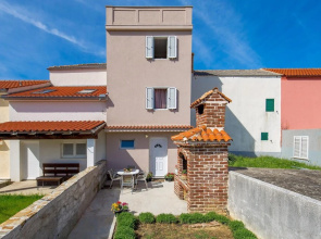 Stunning Home in Rab With Wifi and 3 Bedrooms