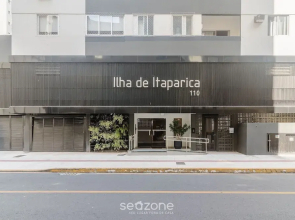 Full 2-bed Apt 80m From the Beach in BC