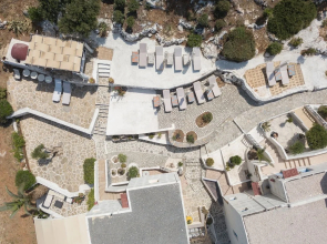 Junior Villa for up to 10 Vacationers Full View