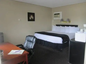 Middleton Motel & Suites
