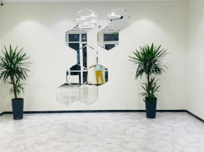 Вокруг света на улице Революции 1905 года