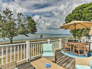 Walkable New Haven Retreat w/ Ocean Views!