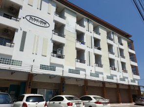 OYO 974 The Rest Village Apartment