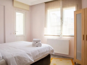 Colorful Flat With Sea View Near Sea in Guzelbahce