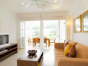 Ocean Breeze Resort & Apartments