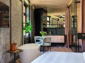 Canvas House Fragola Apartments