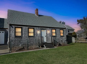 Charming 3br Home In Nantucket's Natural Beauty 3 Bedroom Home