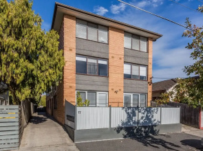 2 Bed Apartment With Free Parking - Netflix, Close to Train