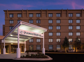 DoubleTree by Hilton Hotel Laurel