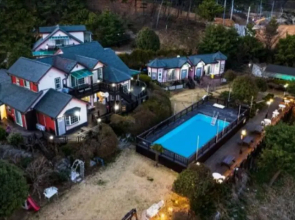 Taean (Anmyeondo) Time Travel Pension (with Dogs, All Rooms Renewed)