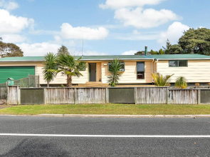 Lofty Te Haumi - Paihia Holiday Home