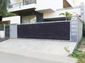 Mordern Rooftop Restro and Pool at Udaipur