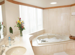 Hotel Estelar Miraflores