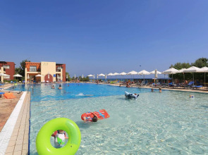 Panas Holiday Village