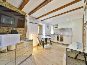 Old Town Pearl Apartment