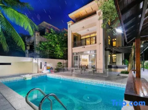 Qingyuan Hengda Yuequan Hot Spring Swimming Pool Homestay