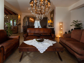 Luxury Villa Golden Crest With Private Swimming Pool