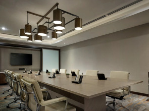 Hotel Stripes Kuala Lumpur, Autograph Collection