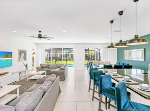 10br Luxury Home Near Disney w Pool Games Room