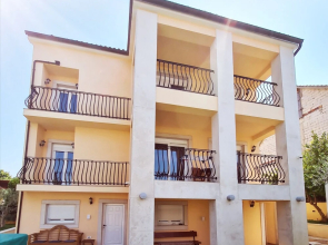 Viktorov Comfortable 2-bed Apartment