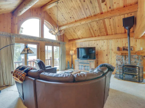 Lake & Mtn Views: Spectacular Grand Lake Home