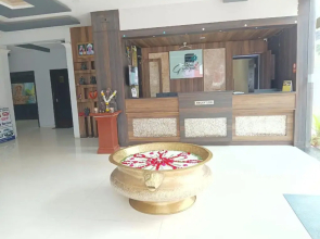 Pbs Grand by OYO Rooms