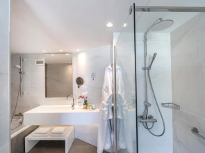 Pavlo Napa Beach Hotel