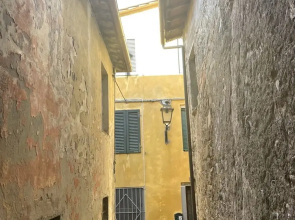 Stunning View, 2-bed Apt in Barga, Lucca,tuscany