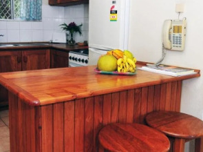 Coral Motel & Apartments