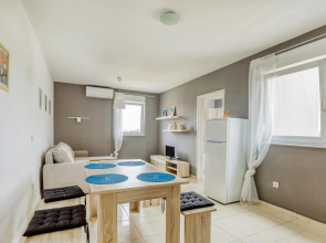 Lovely Apartment in Novalja near Sea Beach