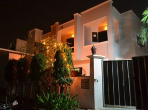 Sai Home Stay Bed and Breakfast