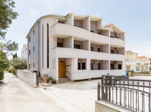 Apartments Mara