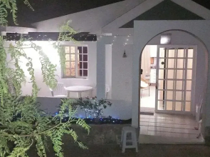 Caleta de Fuste Apartment- Sleeps4- Pool- Garden